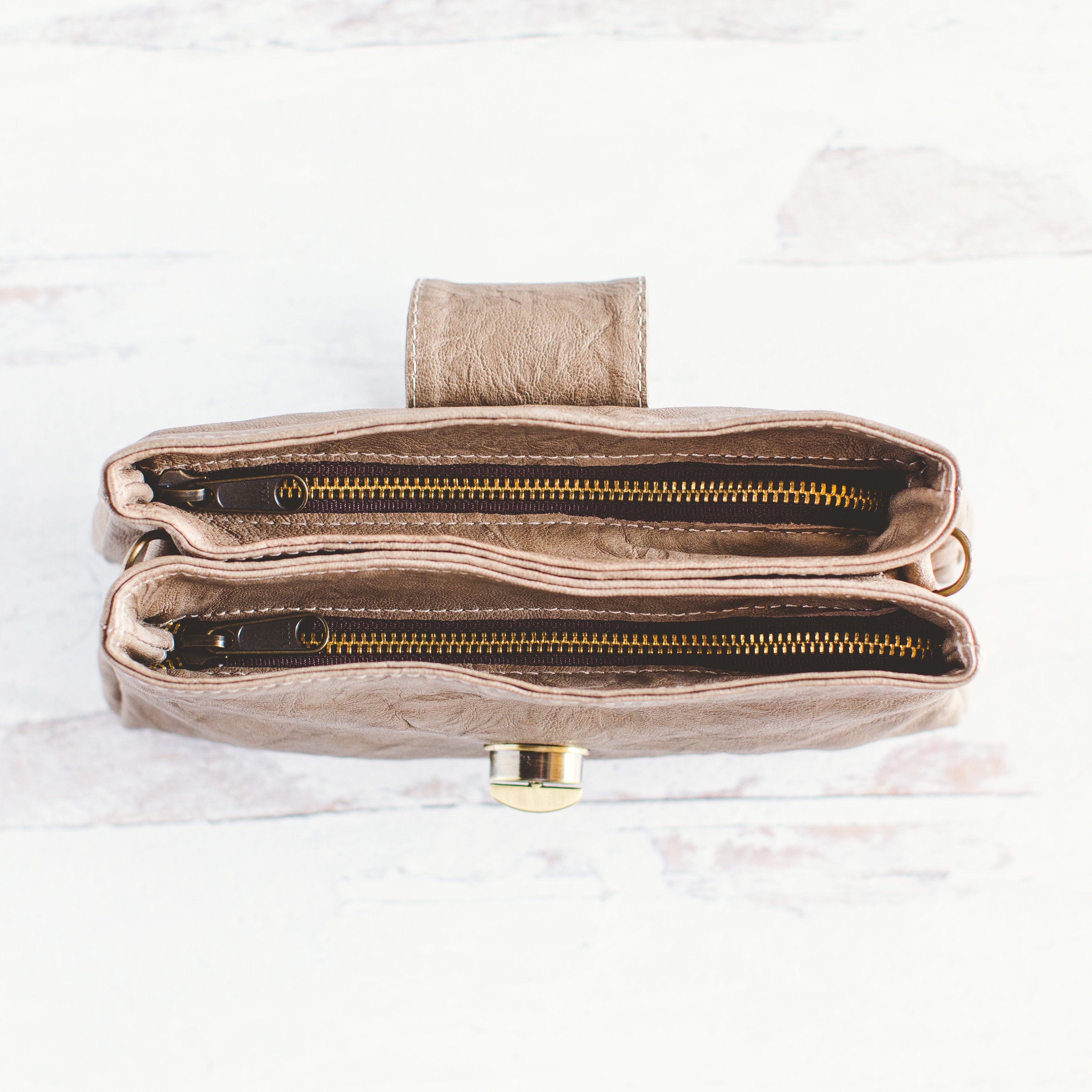 Omni Clutch - Antique Brass