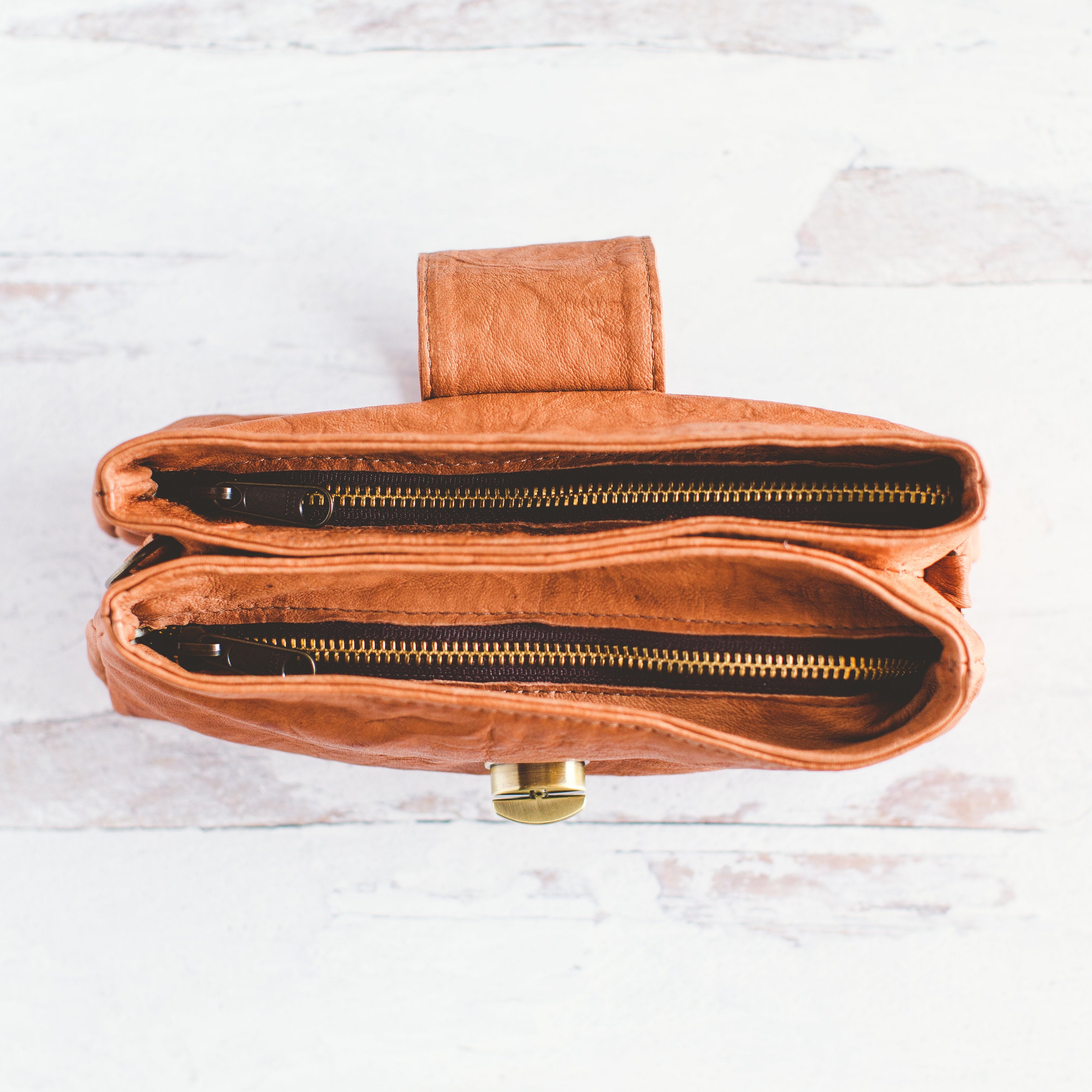 Omni Clutch - Antique Brass