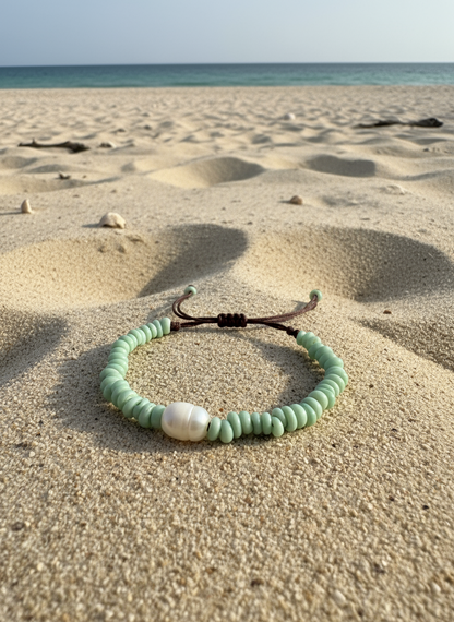 Freshwater Pearl Dolly Glass bead bracelet