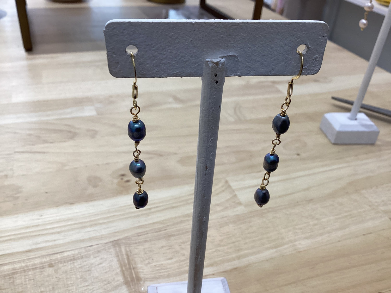Edison Pearl Earrings