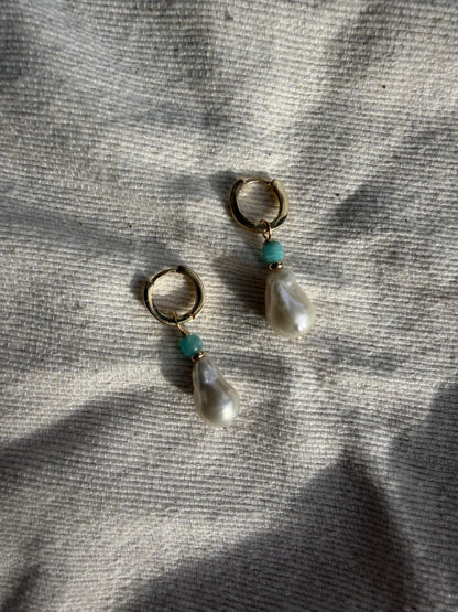 Gold Pearl Huggies