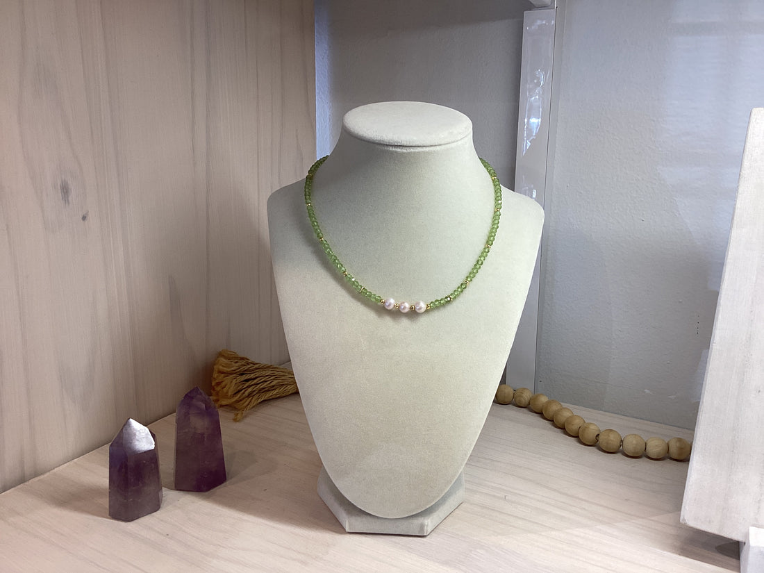 Beaded Crystal Necklace - Peridot &amp; Pearl