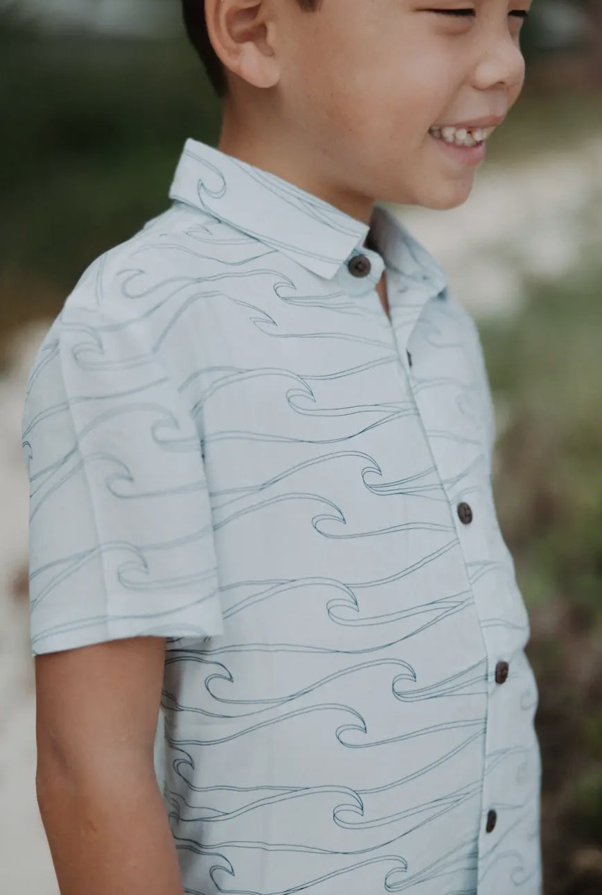 Aloha shirt boy’s “waves”