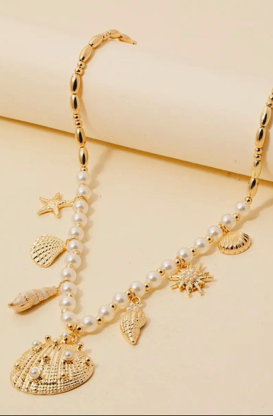 Seashell Charms Pearl Beaded Chain Necklace
