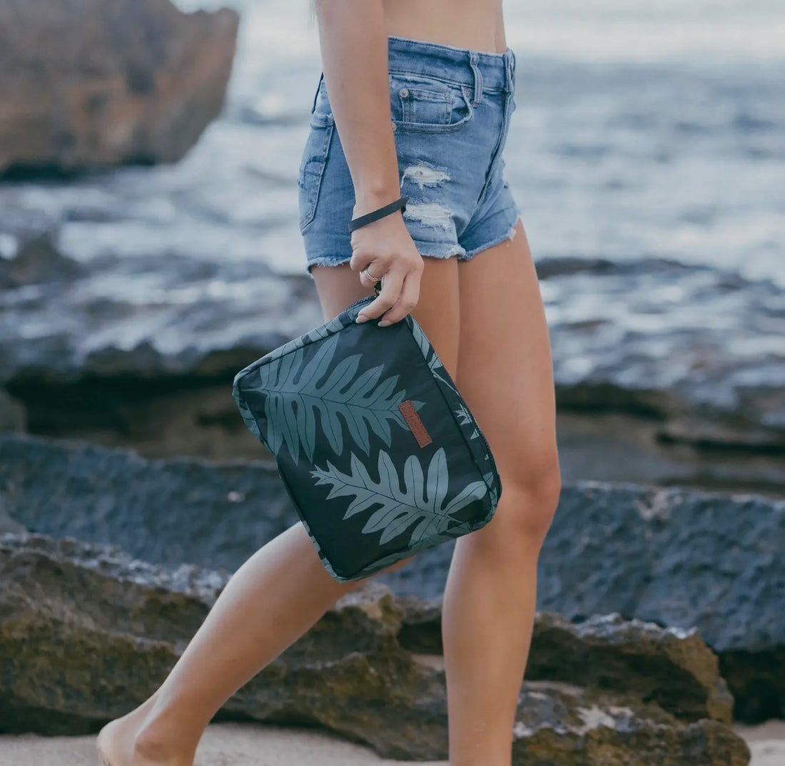 Adventure Hawaii Clutch
