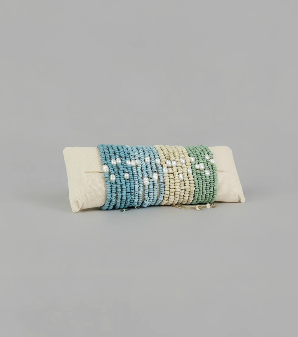 Freshwater Pearl Dolly Glass bead bracelet