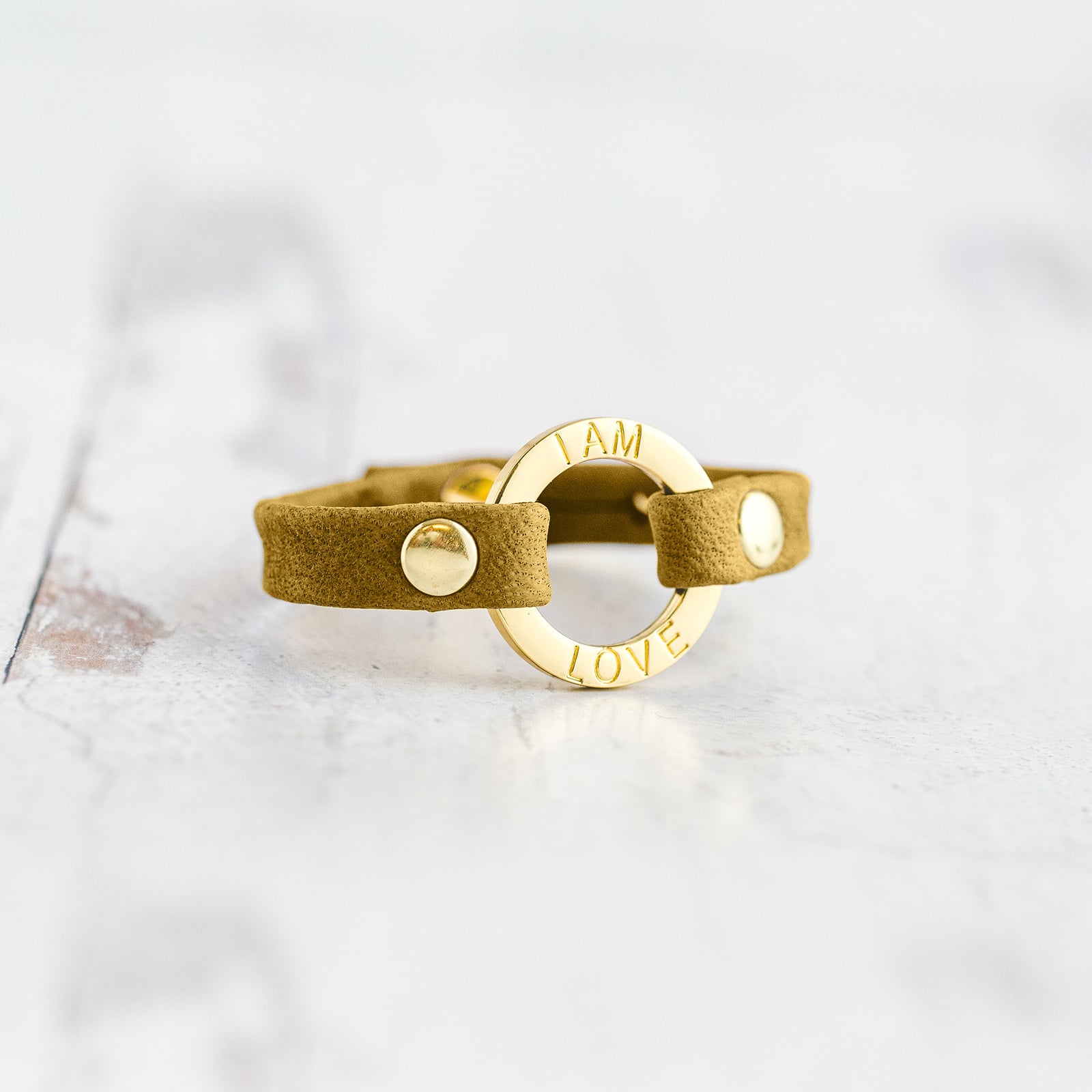 Mantra “I AM LOVE” Bracelet - Gold